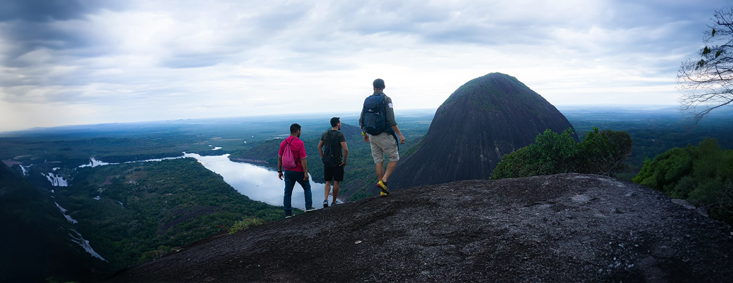 Awake.Travel banner para pc